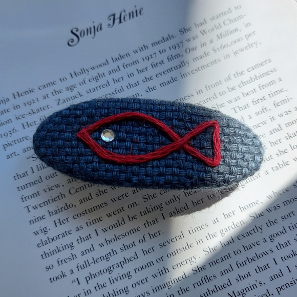 Vintage Barrette Bobby Pin Clip Grey Fabric Fish Japan 1990s ๐ ๐๐ ๐ - Picture 3 of 8